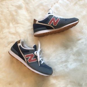 New Balance Women 696